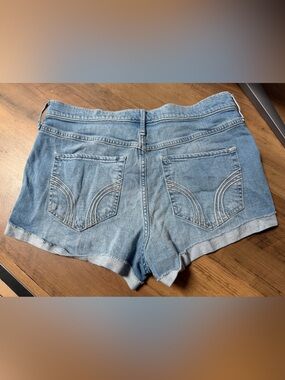 Hollister Light Wash Denim Shorts | Size 13 (W31) | Cuffed Hem